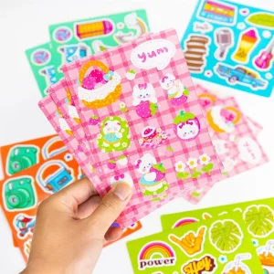 Customized Cartoon Waterproof Vinyl Transparent Kiss Cut Stickers PVC Graffiti for Water Cup Diary Gift
